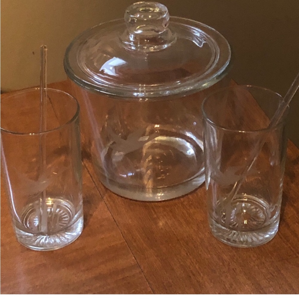 Vintage Ice bucket set with cover and 2 highball glasses